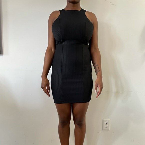 Perfect black dress - Picture 1 of 3